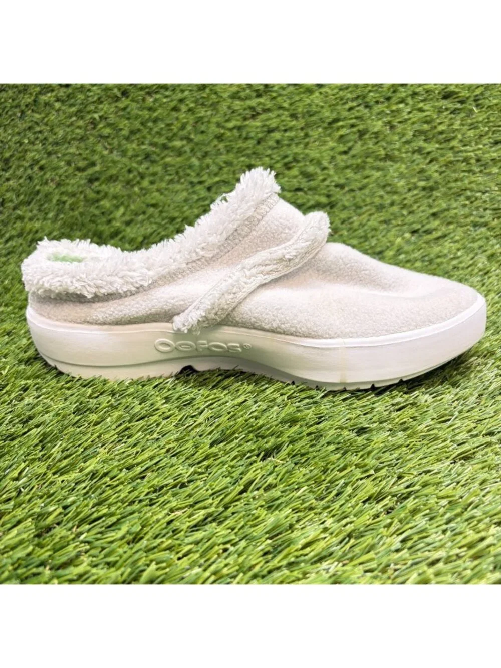 OOFOS OOcoozie Mule Womens Size 8.5 White Casual Walking Slip On Recovery Shoes